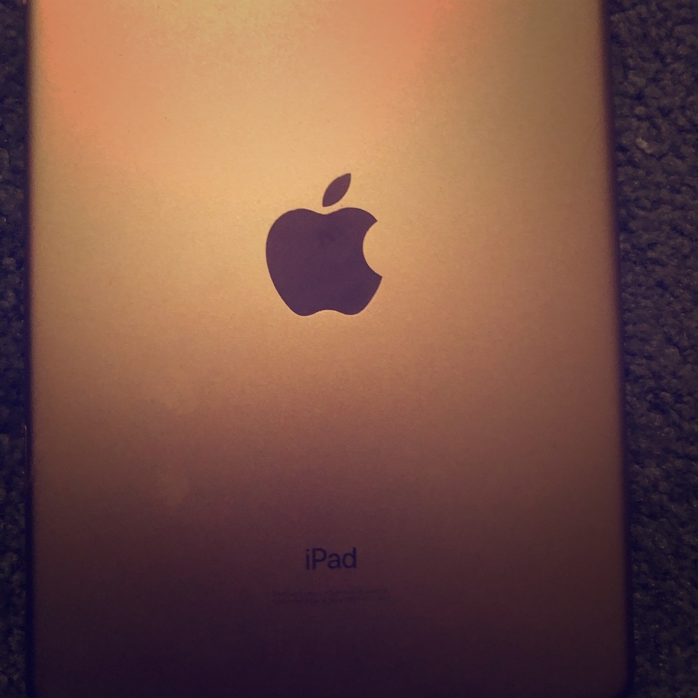 Rose gold I pad air (offers)